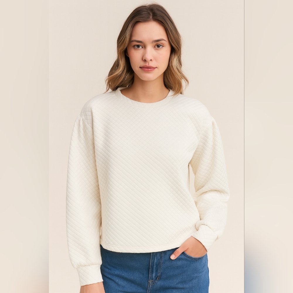 NWT Quilted Cream Long Sleeve Sweater